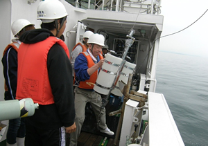 Field observation by training vessel