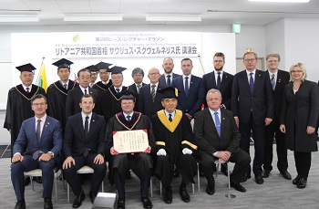 Commemorative photo taken after the Honorary Doctorate Awarding Ceremony