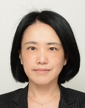 内藤　真理子