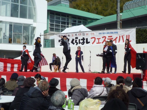 Performing Dance and Music on the Kurahashi Festival Stage