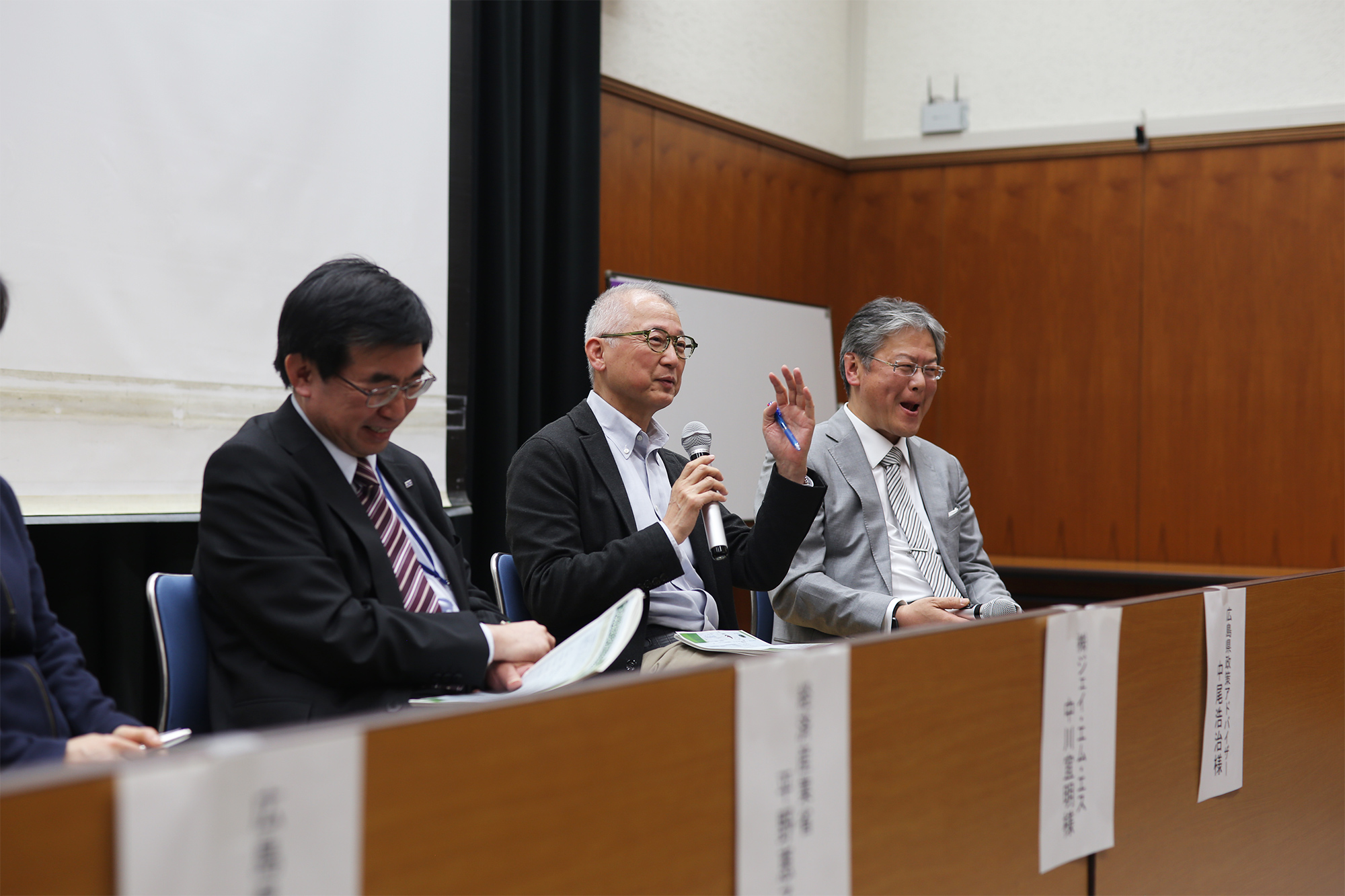 右から,スタンフォード大学 池野先生,元医機連会長 中尾先生 スタンフォード大学 池野先生,元医機連会長 中尾先生