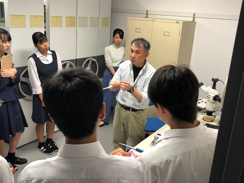 藤江准教授による説明 藤江准教授による説明