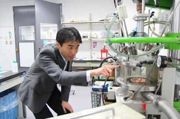 Professor Onimaru showing us some components made-to-order by the Innovation Plaza.