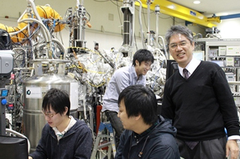 Professor Kimura with his laboratory members