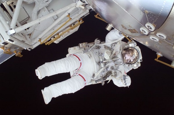 Gravity in spaceflight affects muscle development of astronauts.