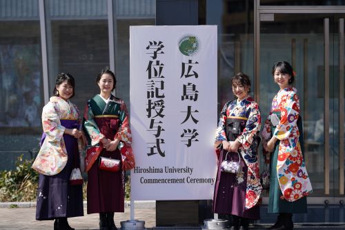 Commemorative photo in front of the ceremony venue