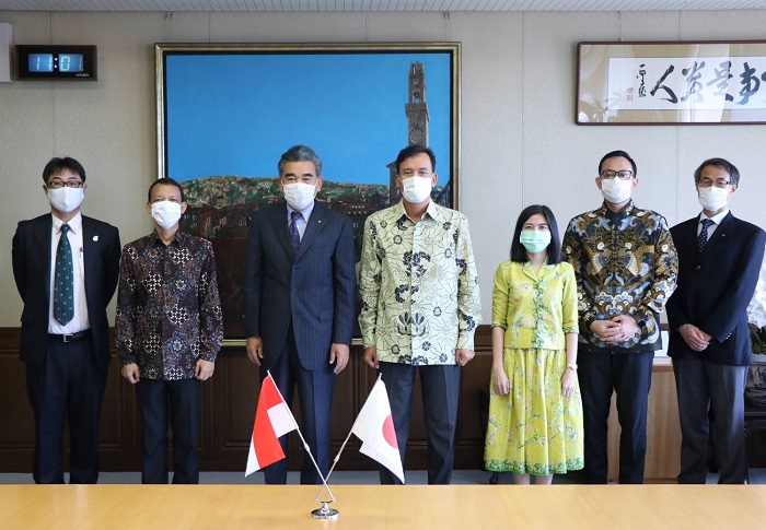 在京インドネシア共和国大使館トリ プルナジャヤ臨時代理大使が本学を表敬訪問しました 広島大学