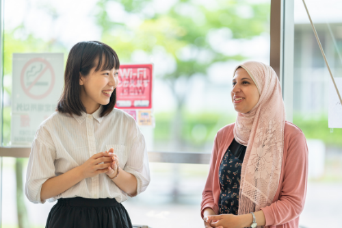 众多来自世界各地的留学生在这里学习