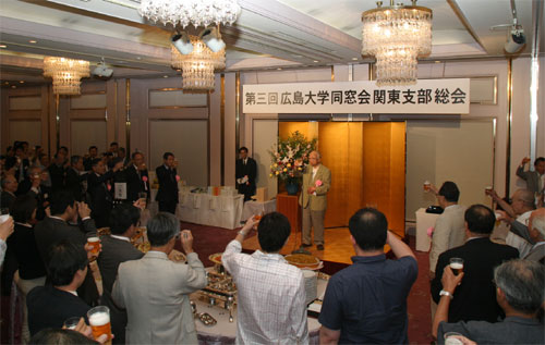 竹山元学長による乾杯
