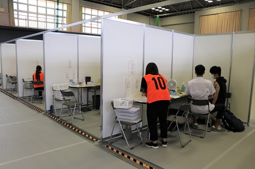 Vaccination booth