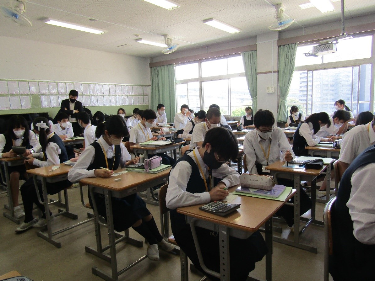 広大附属東雲中学校　冬服 1613386779-1613386952.jpg