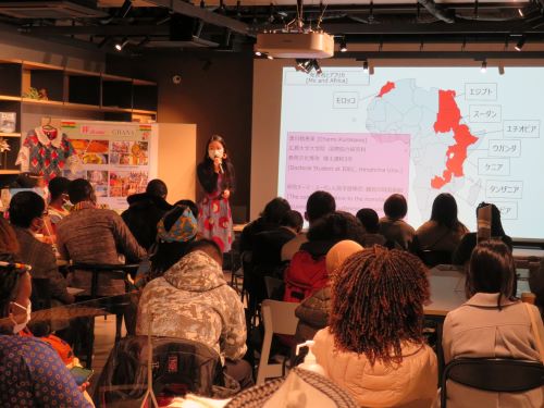 A Japanese student introducing her experience in Africa