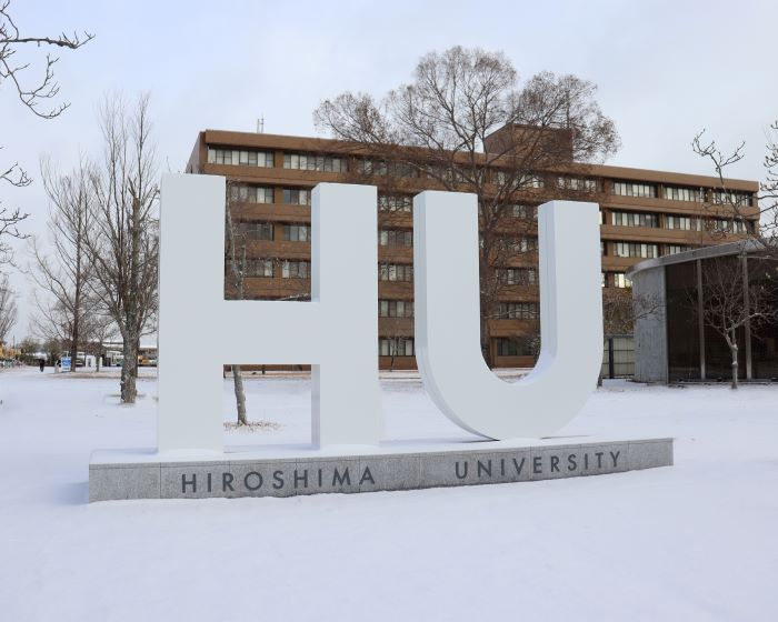 El monumento en un día de nieve