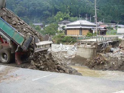 流橋による村の孤立化