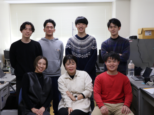 Hiroshima University Assistant Professor Ji Ha Lee with her students