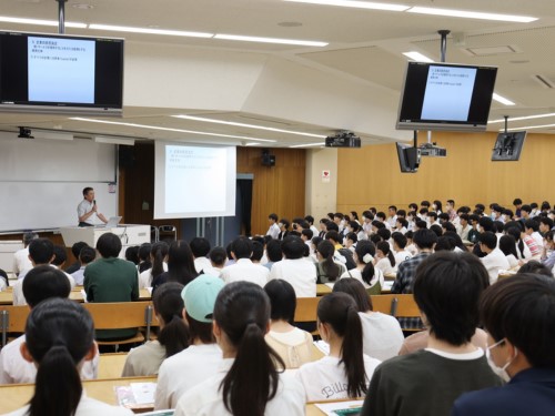 経済学部：模擬授業