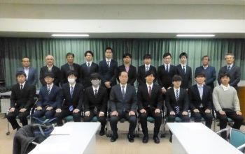 3報告会後の集合写真