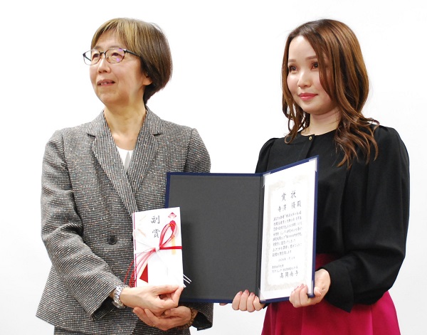 高岡センター長と寺澤さん