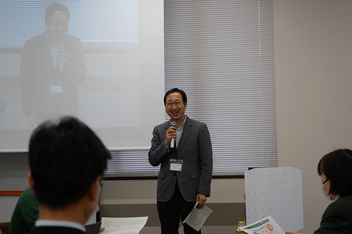 意見交換の様子 (千葉商科大学 田中先生)