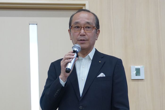松井一實氏