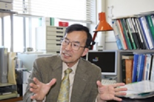 「普及に力を入れたい!」と語る中根教授