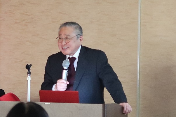 安嶋紀昭文学部長による講演 安嶋紀昭文学部長による講演