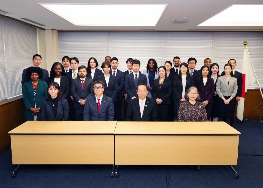 (写真提供:日本国外務省)