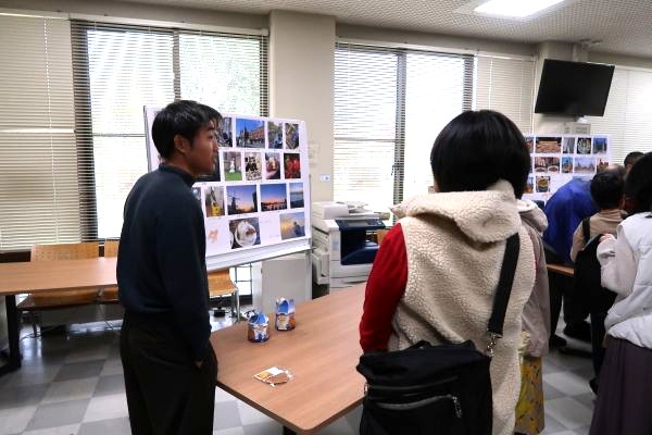 交流の様子(オランダのブース)