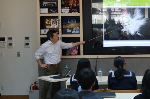 石元教授による講演の様子