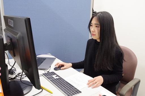  研究室で研究に取り組まれている様子