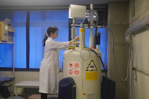  研究室で研究に取り組まれている様子