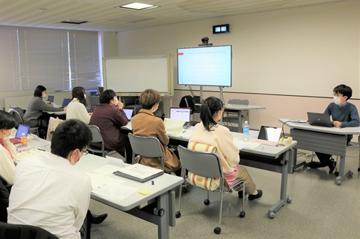 大学院生向けに開催した英語プレゼンテーションセミナーの様子