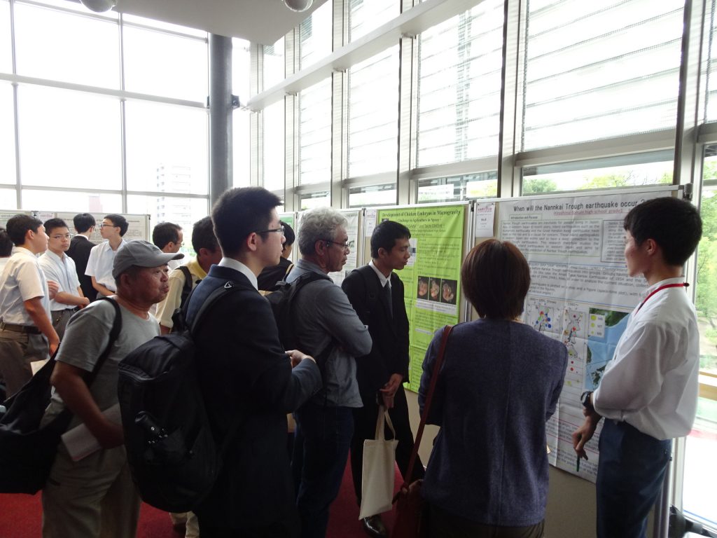 ポスターセッション会場 写真