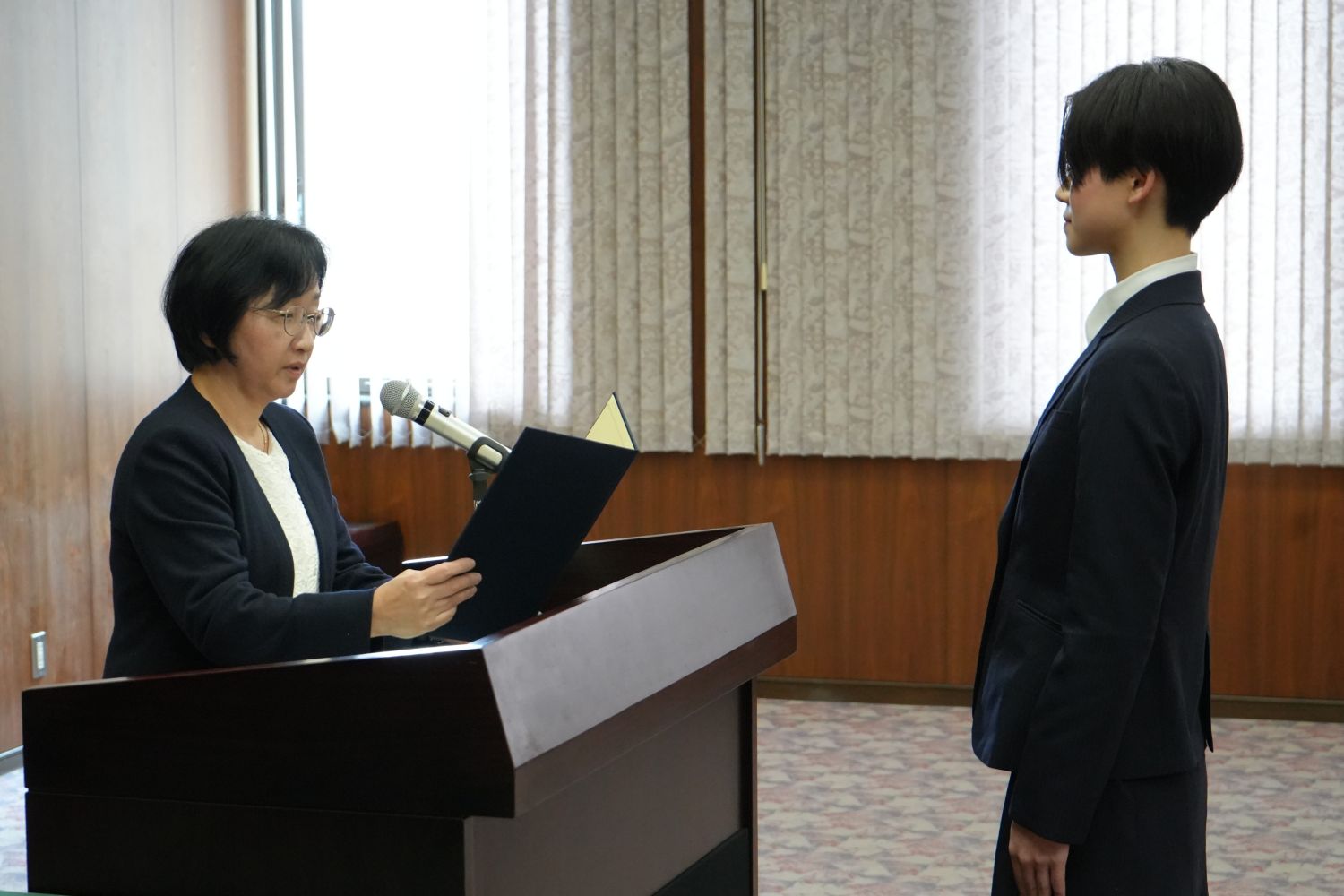 1級代表者への認定証授与の様子