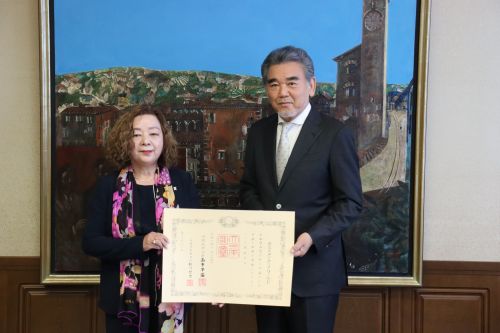 広島大学基金に寄附 株式会社メンテックワールド様に紺綬褒章伝達