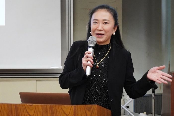 中丸　三千繪氏