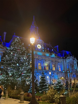 クリスマスのトゥール市庁舎