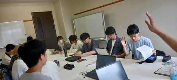 藤原ゼミの発表の様子