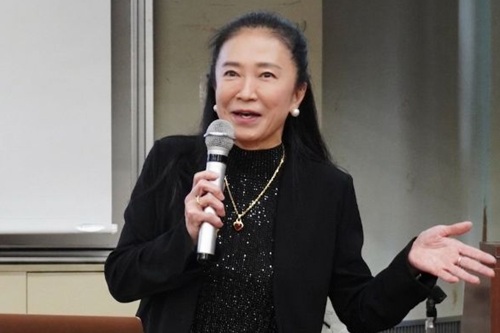 中丸三千繪氏