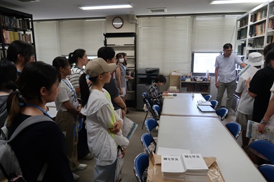研究紹介の様子(日本文学語学研究室)