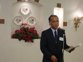 関西フェニックスの会設立の祝辞を述べられる浅原学長
