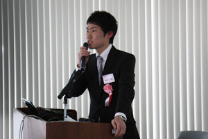 発表を行うOPERATIONつながりのメンバー