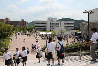 広島大学オープンキャンパス13 を開催しました 広島大学 広島大学オープンキャンパス13 を開催しました 広島大学