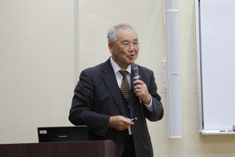 基調講演をする野地澄晴徳島大学理事・副学長 基調講演をする野地澄晴徳島大学理事・副学長