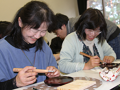 宮島彫のワークショップ「工芸未来」