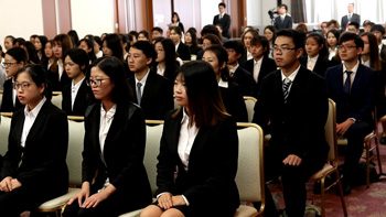 開講式に臨んだ学生 開講式に臨んだ学生
