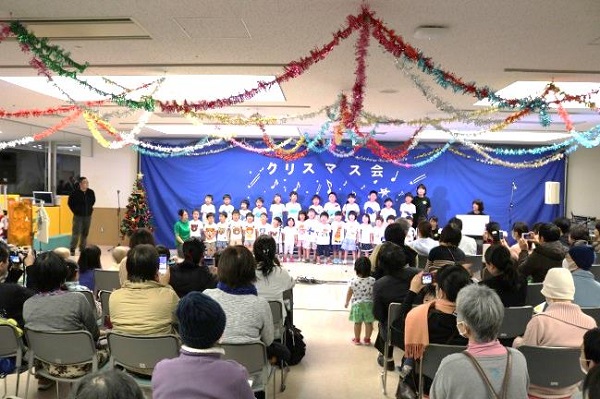 たんぽぽ保育園の園児たちの合唱 たんぽぽ保育園の園児たちの合唱