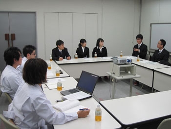 平成22年度 若手研究者交流会の様子
